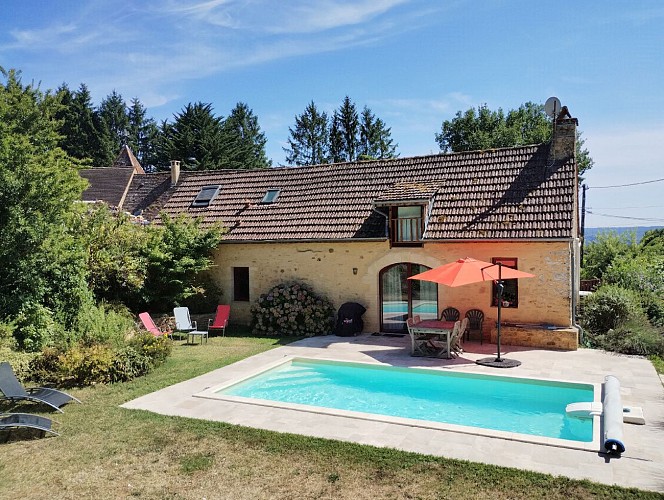 Gite la Maricou face piscine