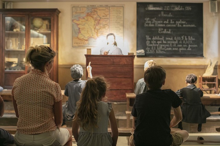 Le Cormenier_Salle de l'école
