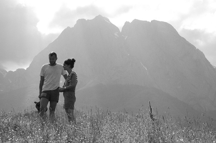 Mégane et Julien sur l'estive d'Anaye