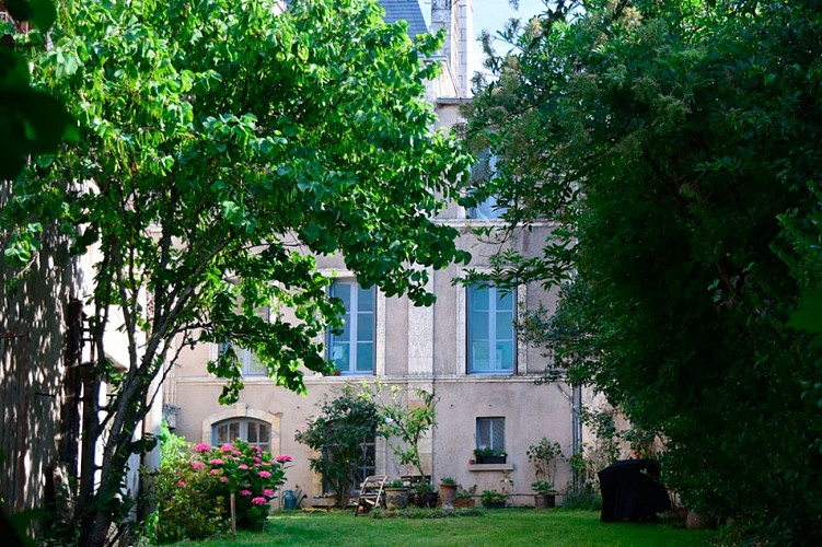 cote-halles-cote-jardin
