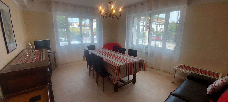 Pays Basque Hendaye Plage T4 90 m² 6 à 7 personnes locations de vacances bord de mer Marthe Oliviers plan Hendaye Tourisme piece