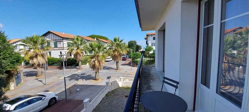 thumbnail_Pays Basque Hendaye Plage T4 appartement 6 à 7 personnes locations de vacances bord de mer Marthe Oliviers vue vers plage Hendaye Tourisme