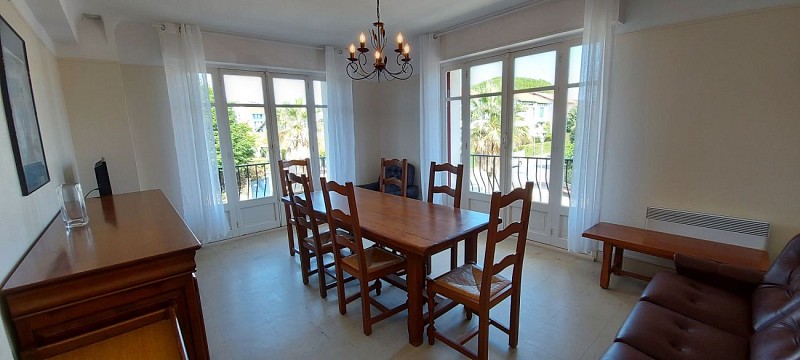 Pays Basque Hendaye Plage T4 appartement 6 à 7 personnes locations de vacances bord de mer Marthje Oliviers sejour 2 Hendaye Tourisme