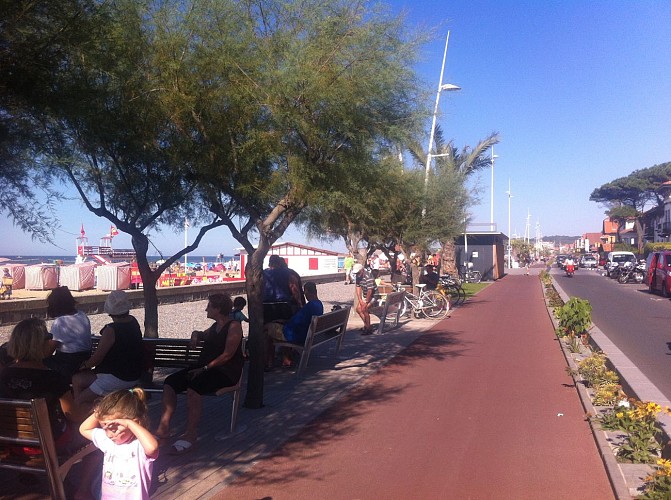 promenade en face Résidence Goelands hendaye Plage