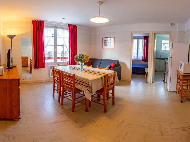 Pays Basque Hendaye Plage T3 appartement 4 à 5 personnes locations de vacances bord de mer Lidwine Goélands séjour 2 Hendaye Tourisme