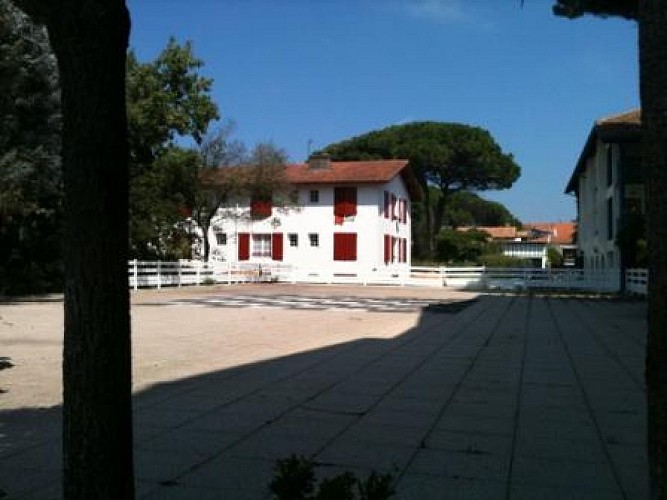 Pays Basque Hendaye Plage studio appartement 2 à 3 personnes locations de vacances bord de mer Lidwine Goélands residence Hendaye Toursime