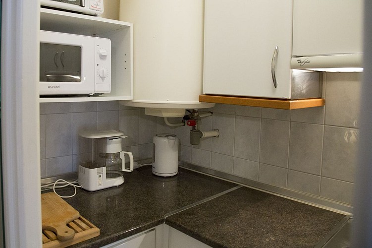 Pays Basque Hendaye Plage studio appartement 2 à 3 personnes locations de vacances bord de mer Lidwine Goélands cuisine Hendaye Tourisme