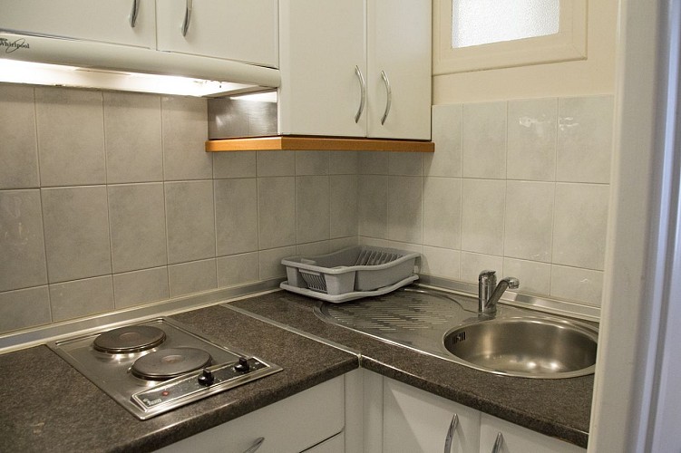 Pays Basque Hendaye Plage studio appartement 2 à 3 personnes locations de vacances bord de mer Lidwine Goélands cuisine Hendaye Tourisme 