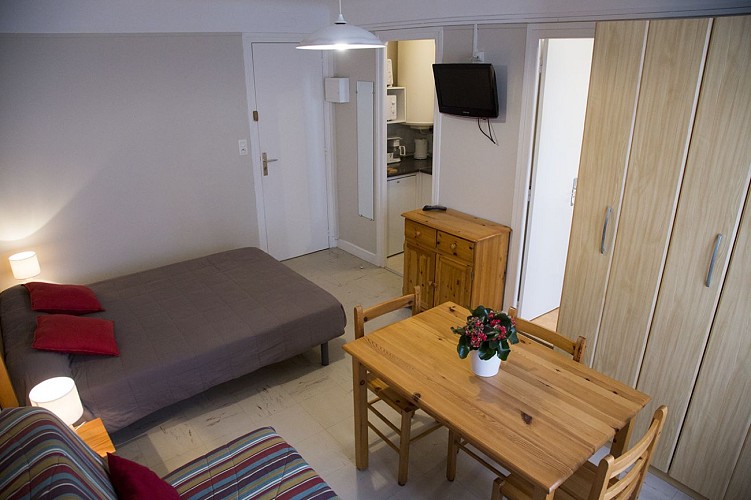 Pays Basque Hendaye Plage Studio appartement 2 à 3 personnes locations de vacances bord de mer Lidwine Goélands couchages Hendaye Tourisme