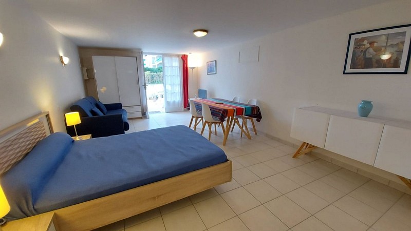 Pays Basque Hendaye Plage T1 appartement 2 à 4 personnes locations de vacances bord de mer Lidwine Goélands piece Hendaye Tourisme