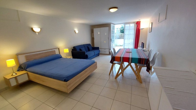Pays Basque Hendaye Plage T1 appartement 2 à 4 personnes locations de vacances bord de mer Lidwine Goélands lits Hendaye Tourisme