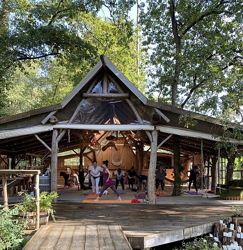 Coco Barn Wood Lodge