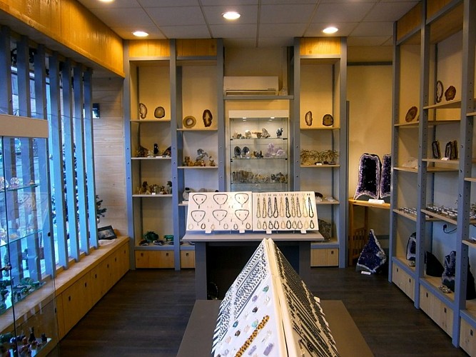 Aux Trésors de la terre