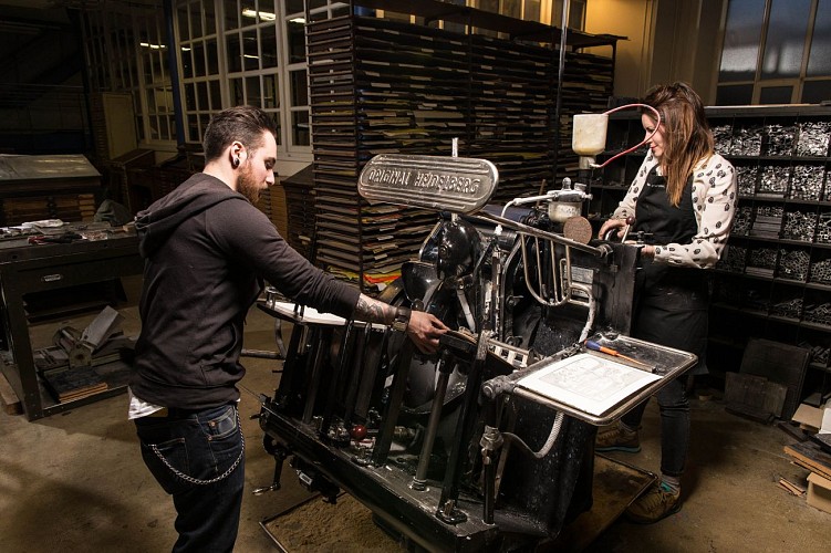 Impression traditionnelle sur presse typographique Heidelberg 1920