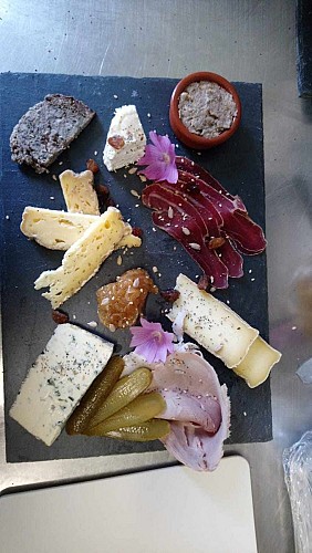 356325836_136550229466162_2357234342461107740_n