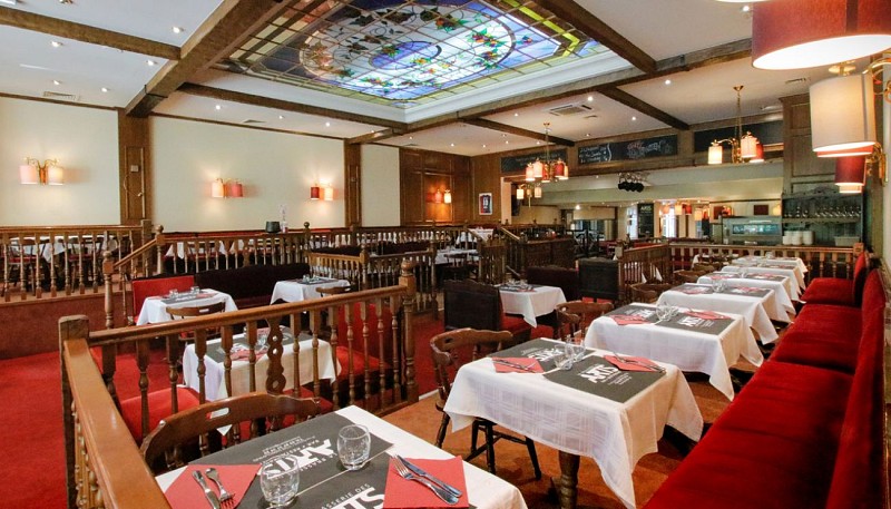 Salle du restaurant - Brasserie des Arts Sarreguemines