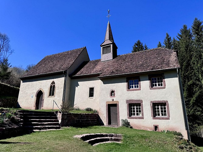 Extérieur de la chapelle Sainte-Vérène. 