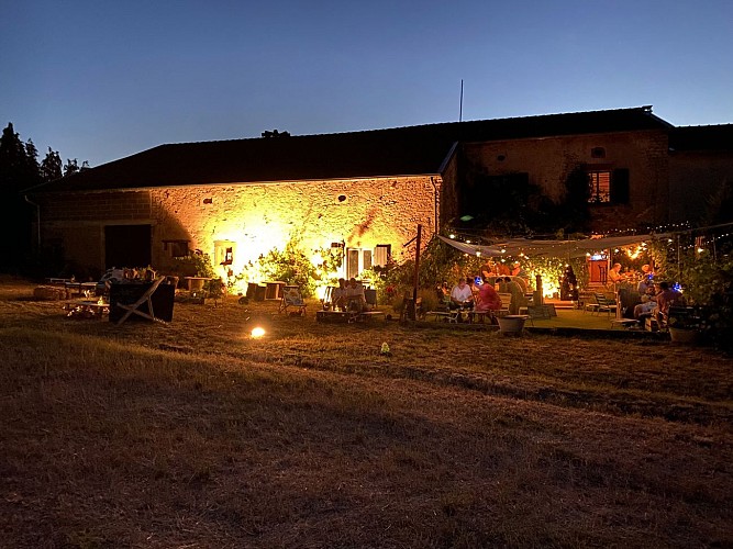 Vue extérieure, la nuit