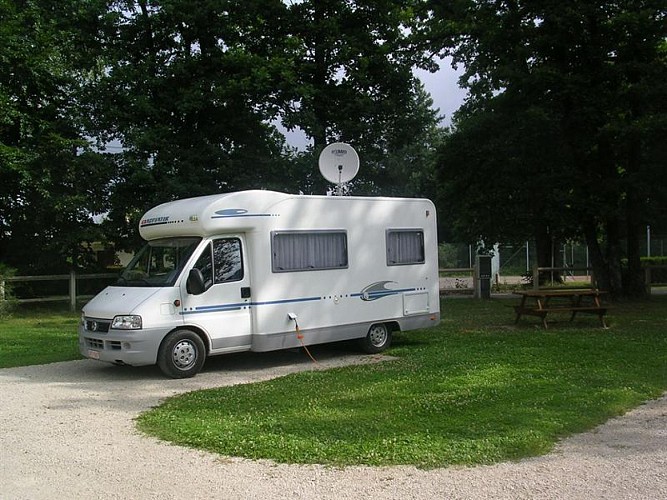 AIRE DE SERVICES ET DE STATIONNEMENT "LA FORÊT D'ARGONNE"