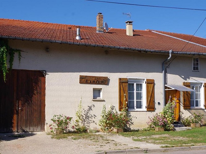 Gîte
Façade côté route