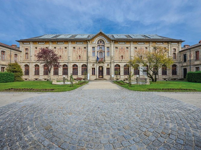 Musée national Adrien Dubouché