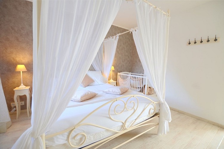 VILLA AVEC PISCINE INTÉRIEURE POUR 12 PERSONNES À 30M DE LA MER