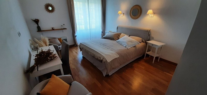 CHAMBRE D'HÔTES ET GÎTES "LE DOMAINE DE LA BASSE BOBINIÈRE"