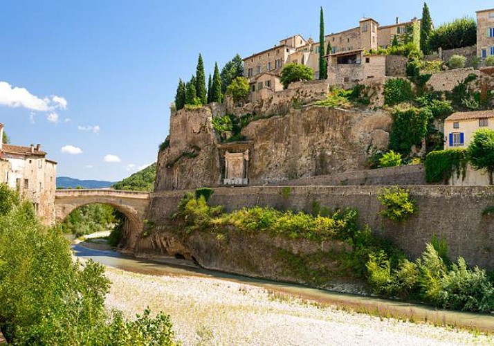 Visite de Vaison la Romaine et dégustation de vins et fromages