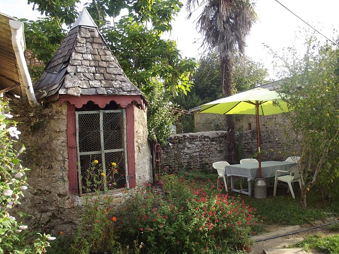 Jardin-et-puits-Grandguillotte-Morlanne