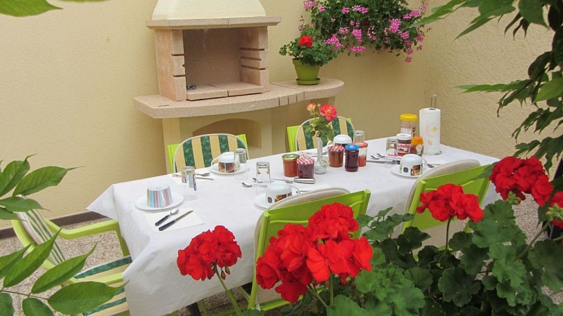 Petit déjeuner en terrasse