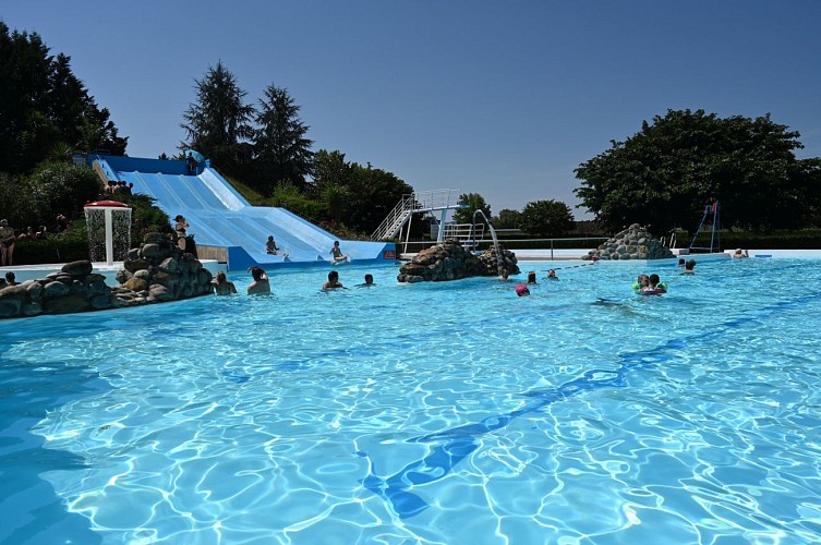 Piscine Oloron Haut-Béarn - bassin extérieur (©CCHB) - DI