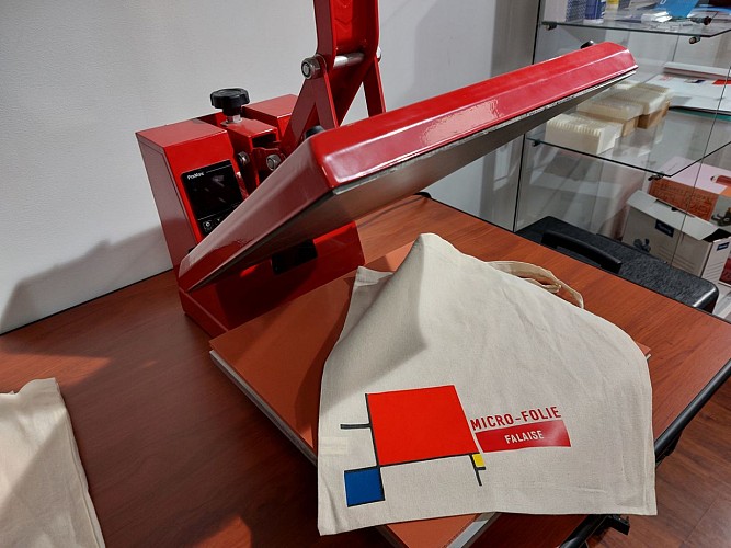 Micro Folie Falaise flocage sur textile