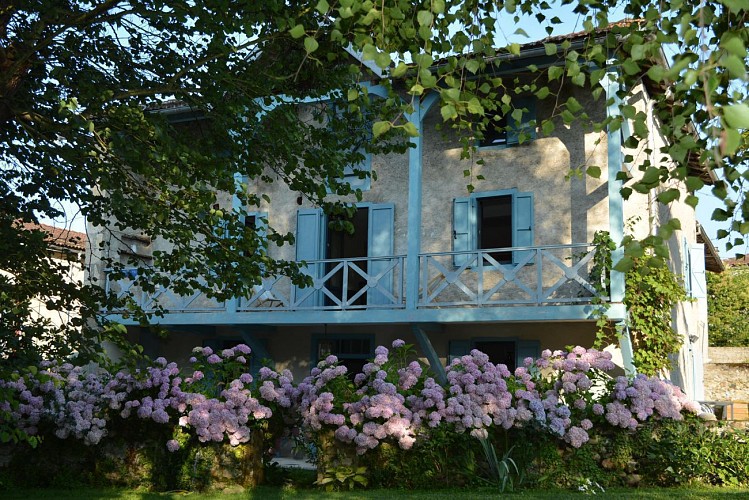 AU BALCON DE LÉONIE