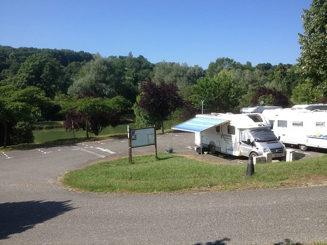 camping car 2 aire de service AUZAS