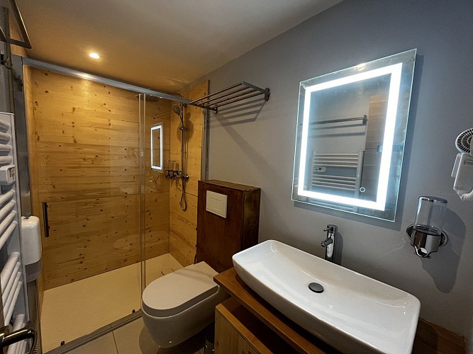 Salle de douche Hotel 9Wagram Le Mans