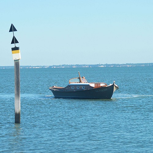 pinasse-arcachon-balade-promenade-bateau-marin-chauffeur-au-gre-des-marees-dream-cap-ferret-03