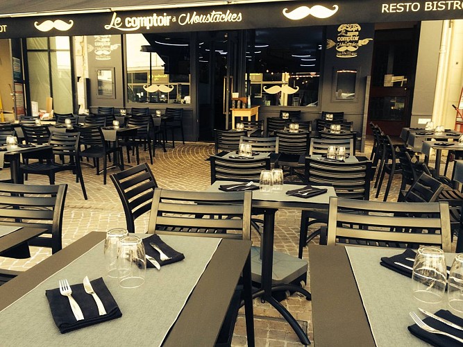 Comptoir à Moustaches