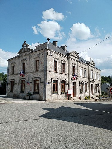 Mairie de Bugeat V © Valérie Pigerol