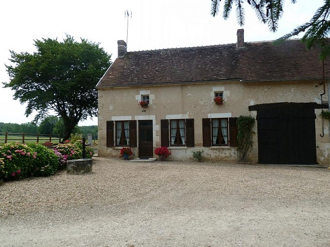 gite-les-genets-anciens-dampierre-sous-bouhy (2)