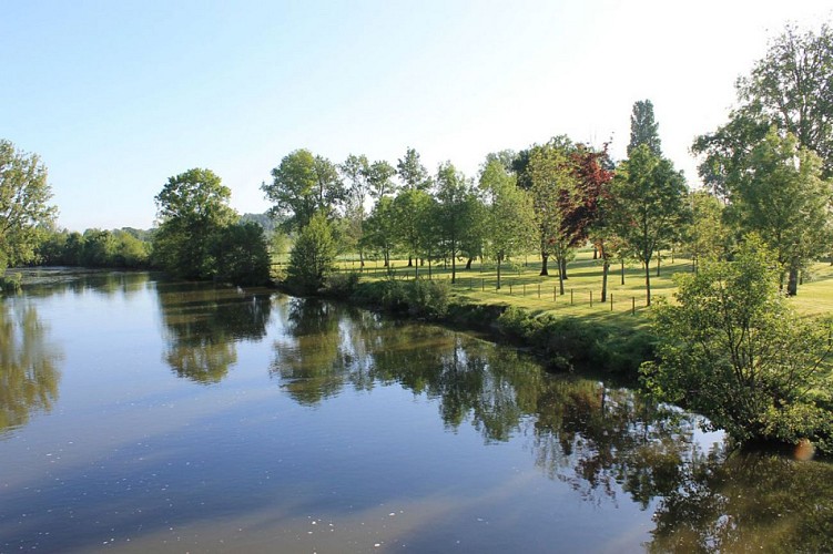 Le Loir- Camping "La Bonne Aventure" à Thoré-La-Rochette