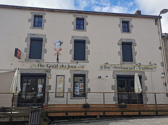 le-breuil-bernard-restaurant-au-gout-du-jour-facade