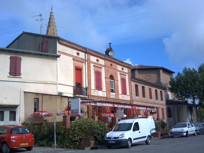 facade hotel esplanade SAINT SULPICE