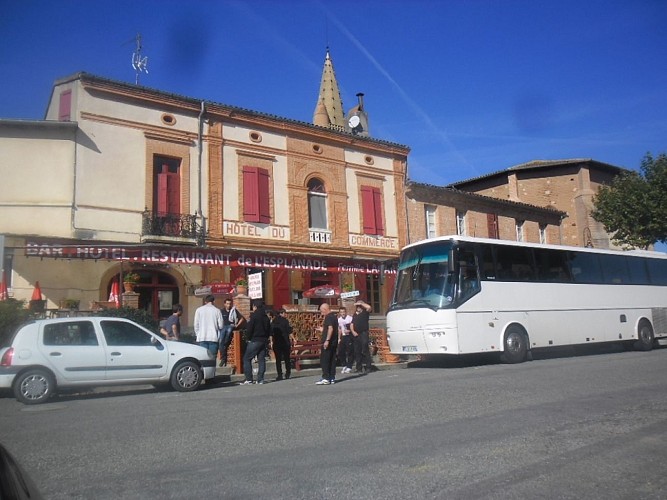 face hotel l esplanade SAINT SULPICE SUR LEZE