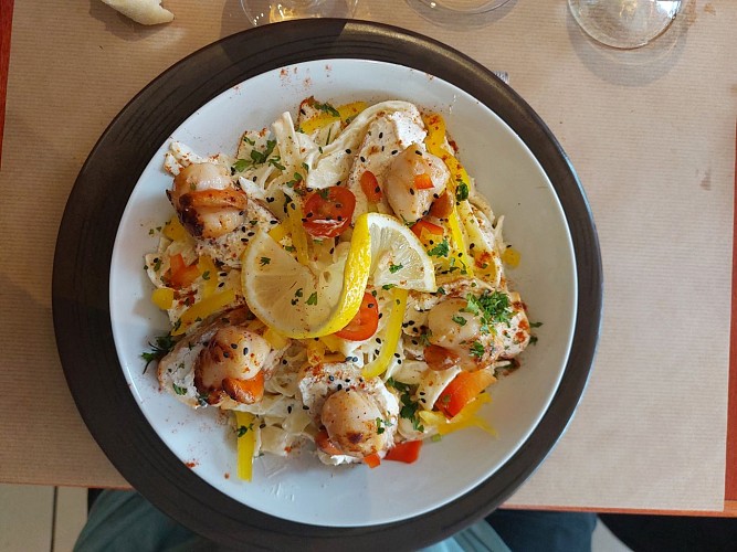 Au Family's - Noix de St Jacques et tartare - LANNE EN BARETOUS (©Au family's)