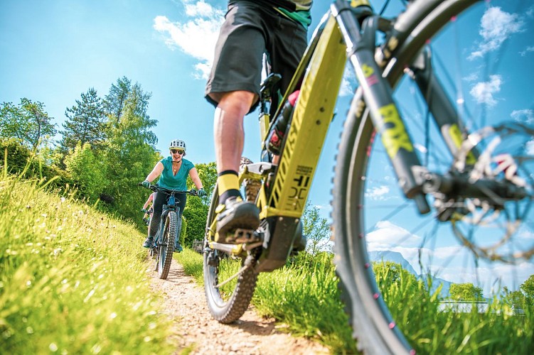 Alpes Aventures : Fietsenwinkel, werkplaats en verhuur