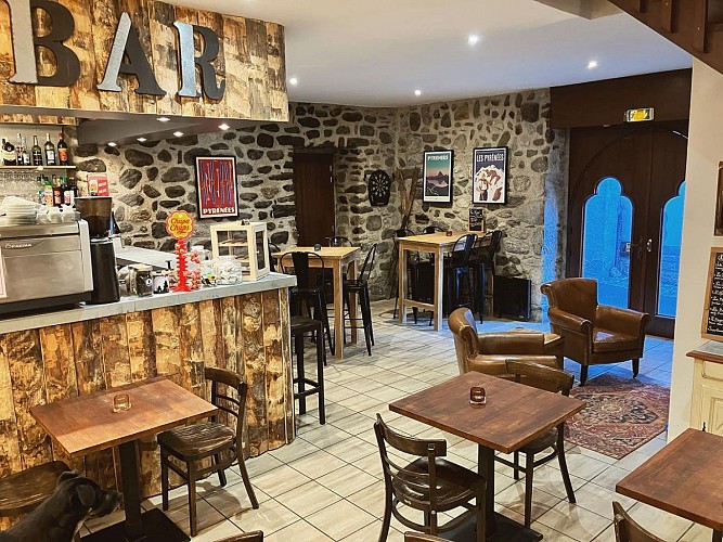 Bar Auberge de l'ours à Borce