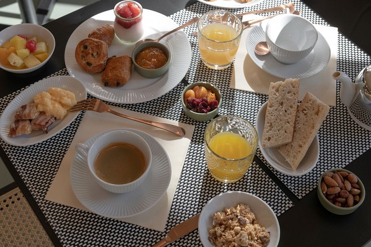 Petit-déjeuner_La Bourbince_Paray-le-Monial