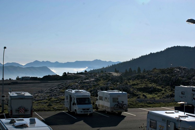 Air de camping-cars de la Pierre Saint-Martin - Ete 02