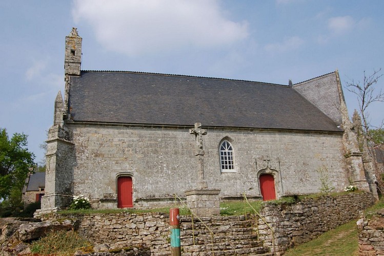 Grand-Champ, fontaine et chapelle Sainte Brigitte à Loperhet