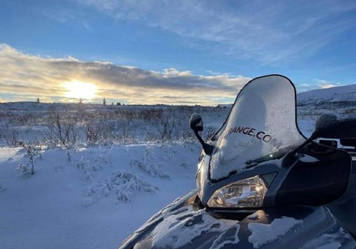 Balade guidée en motoneige sous les aurores boréales au Yukon - Au départ de Whitehorse